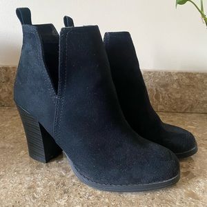 Charlotte Russe Black Heel Boots - 8